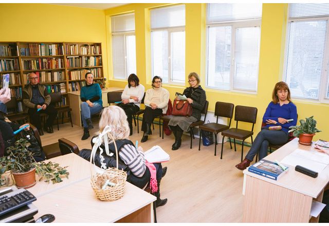 Литературният клуб в Мездра посрещна пролетта с поетично четене