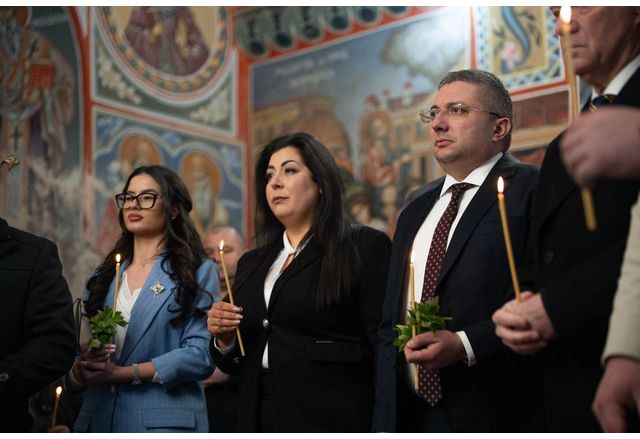 ГЕРБ-СДС даде старт на кампанията в Ловеч с молебен в старинния храм “Успение Богородично”