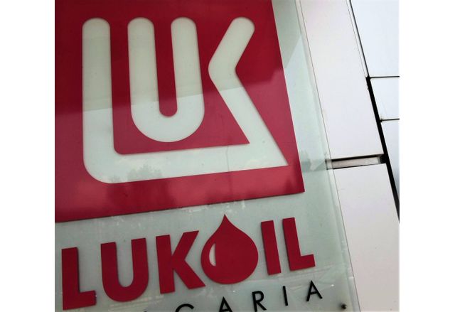Бургаската рафинерия Лукойл България се очаква да внесе до края