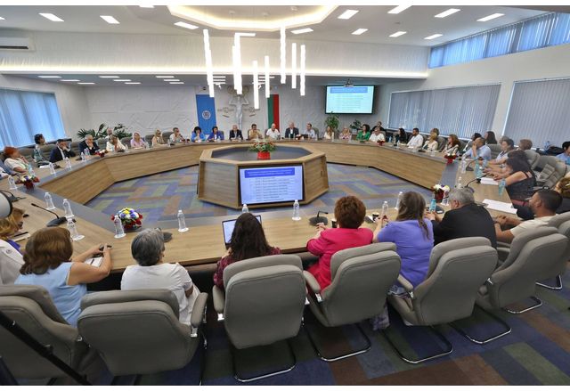 Стартираме разговори и обсъждане относно необходимостта от промяна на структурата