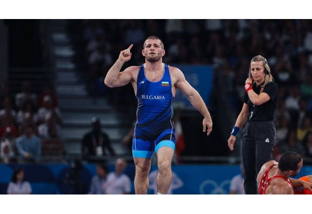 Българският национал по борба Магомед Рамазанов спечели златото в категория
