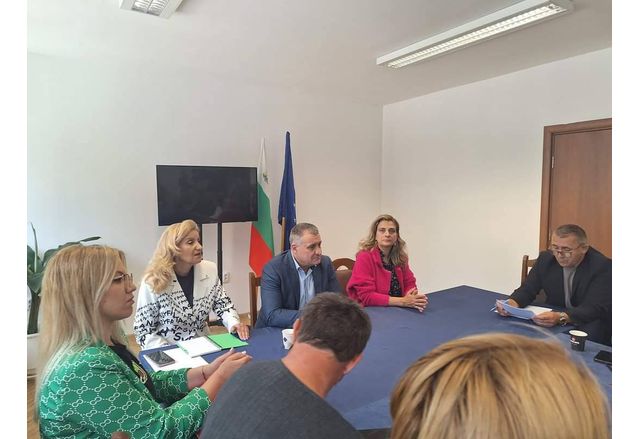 Комисията за детето към община Велинград взе решения, относно случая с малтретираното дете