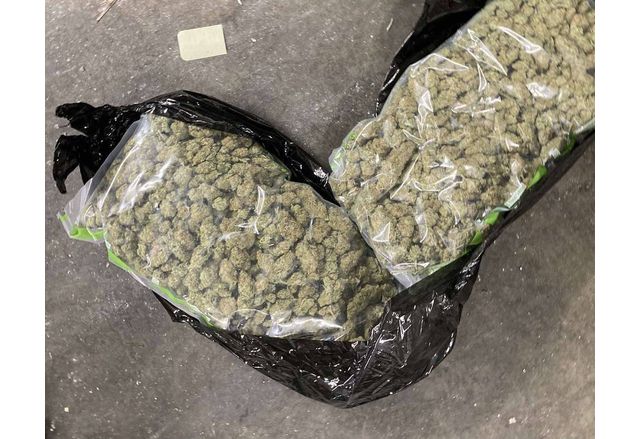 Задържаха трима души при специализирана операция на ГДБОП на територията