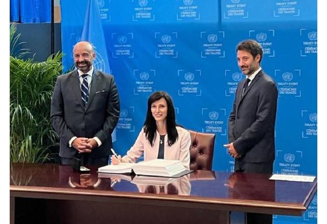 Мария Габриел подписа за България Споразумението към Конвенцията на ООН по морско право