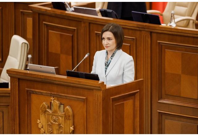 Мая Санду пред молдовското НС