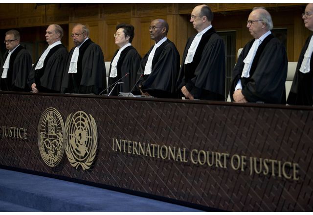 Съдиите от Международния съд на ООН наредиха на Русия да