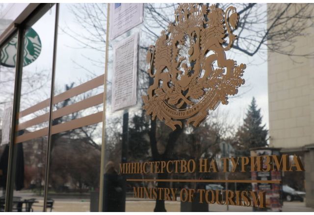 Министерството на туризма ще изплати над 9 5 млн лева