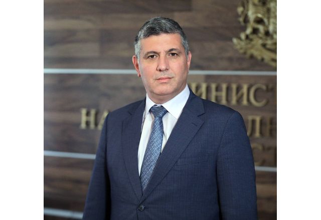 Министър Андрей Цеков