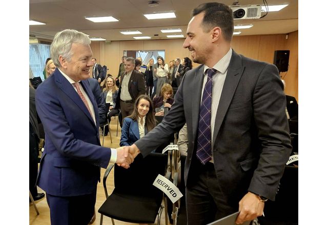 Министър Богданов и еврокомисарят по правосъдие Дидие Рейндерс обсъдиха политики за защита на потребителите