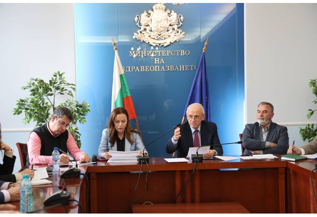 Министър Кирилов се срещна с директорите на РЗИ
