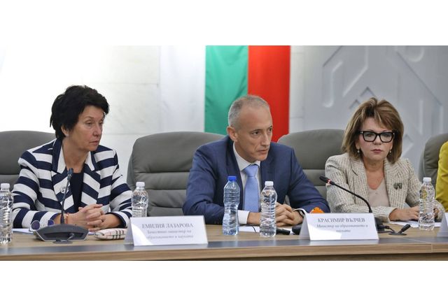 Министър Красимир Вълчев 