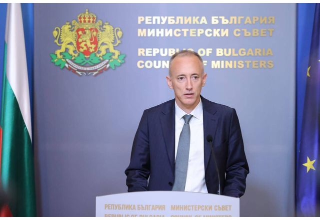 Министър Красимир Вълчев