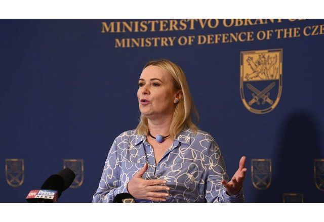 Министърът на отбраната на Чехия Яна Чернохова