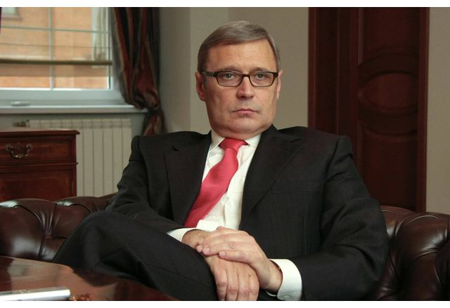 Руският финансов надзорен орган Росфинмониторинг добави бившия премиер Михаил Касянов