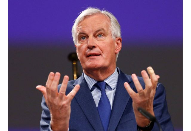 Западните издания коментират днес падането на френското правителство след като