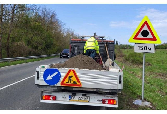 За повишаване на безопасността на движение се монтират нови пътни