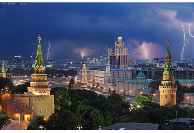 Помощникът на диктатора Владимир Путин Юрий Ушаков заяви пред руски