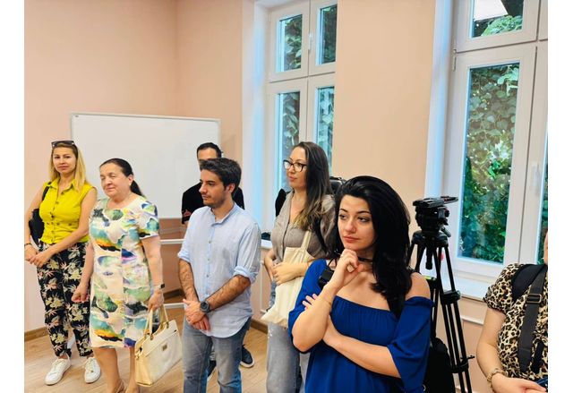 На официална церемония кметът Калин Каменов и директорът на Симфониета