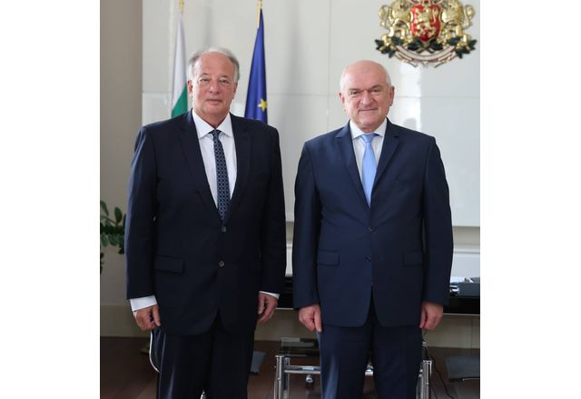 Премиерът Димитър Главчев се срещна със съветника на Върховния командващ на Съюзното командване на НАТО Стивън Ковингтън