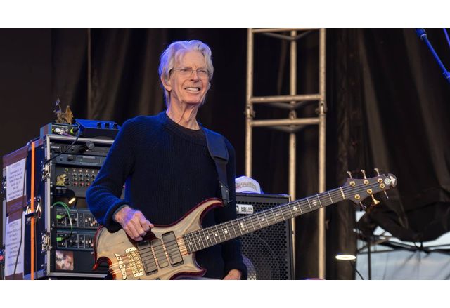 На 84 години почина басистът и съосновател на американската рок