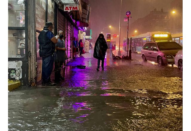 Наводнение в Ню Йорк