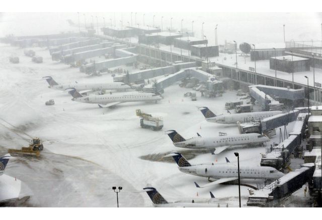 Над 1400 полета бяха отменени в САЩ заради снежна буря