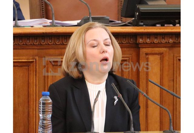 Парламентът отново може да има дама за председател Надежда Йорданова