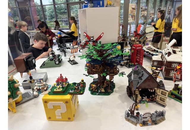 Най големият световен фестивал за Лего роботика LEGO League Challenge