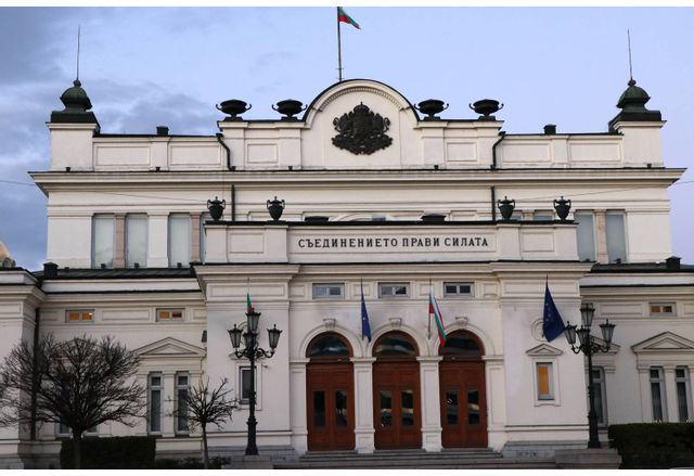 Народното събрание ще изслуша вицепремиерите Иван Демерджиев и Атанас Пеканов