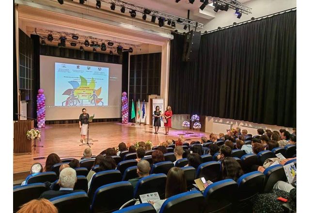 Национална конференция на работещите с деца с увреждания се провежда във Враца