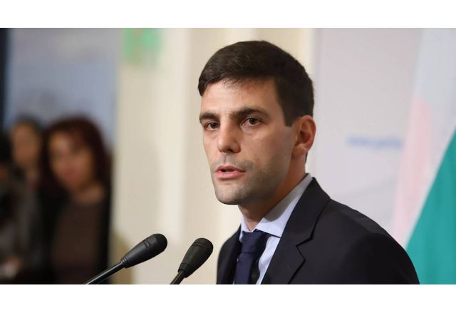 Ако неспазването на партийната груповата линия при важно гласуване е основание