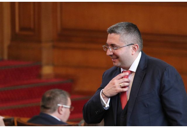  Председателят на парламентарната регионална комисия Николай Нанков ГЕРБ осъди и