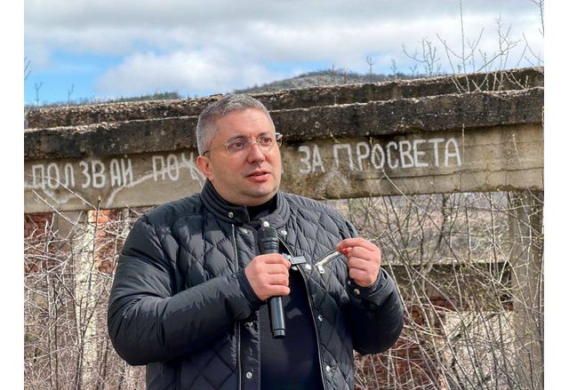 Днес заедно с колегите от СДС и лидера им Румен