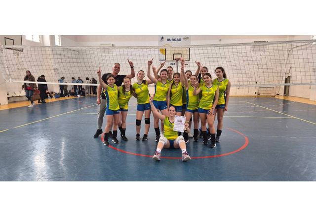 Огромна победа за училищния отбор по волейбол на СУ "Христо Ботев"