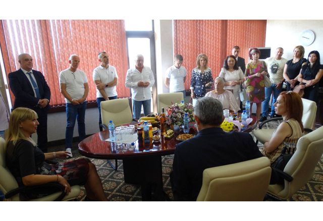 Новоизбраният кмет на Нова Загора посрещна многобройни гости