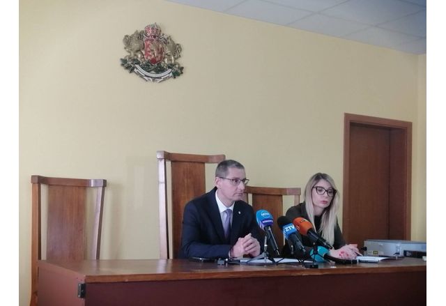 Окръжният прокурор на Плевен Владимир Николов изнесе подробности във връзка