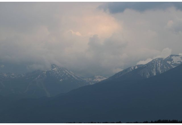 Днес над Северна България и източните райони облачността ще се