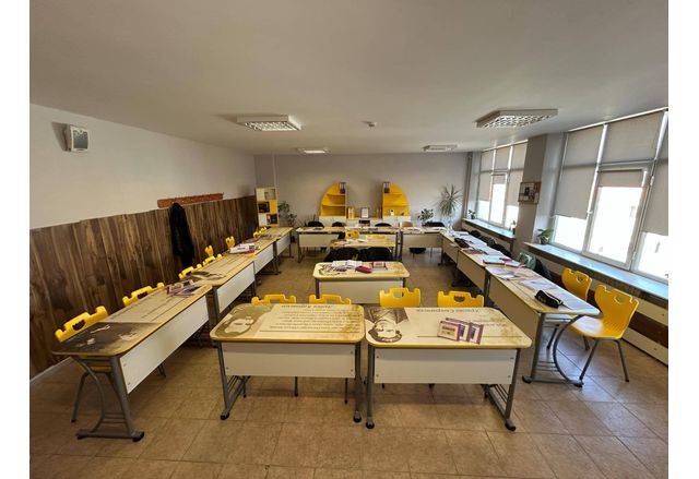 496 кабинета са обновени по Национална програма Осигуряване на съвременна