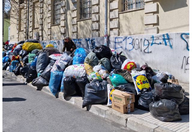Община Асеновград и БЧК в съвместна акция за събиране на дрехи