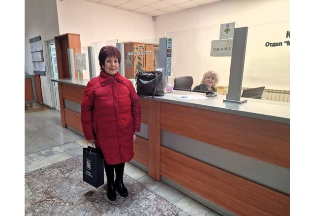 Община Асеновград с комплимент към първия жител платил данъците си