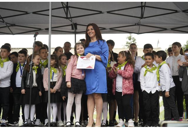 На официална церемония която се състоя на градския площад България