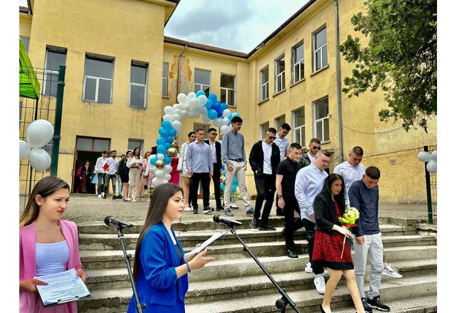 Днес община Оряхово и средно училище Христо Ботев в града