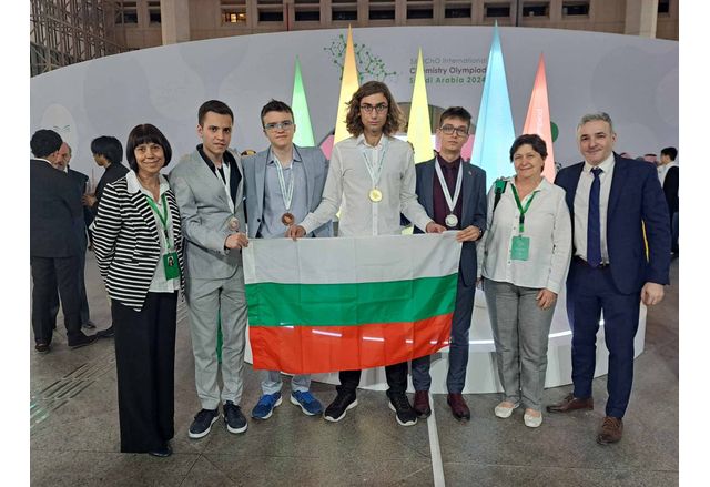 Българските ученици по химия отново направиха блестящо представяне на най престижното