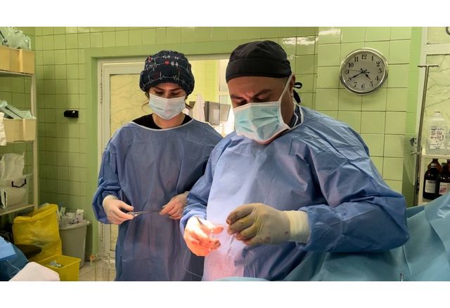 Екипът на отделението по урология в МБАЛ Княгиня Клементина –