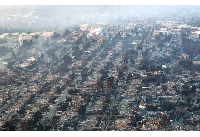 Нараства броят на знаменитостите изгубили имотите си в пожарите в