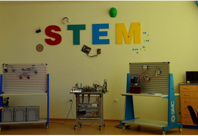 Откриха първия STEM център в Асеновград