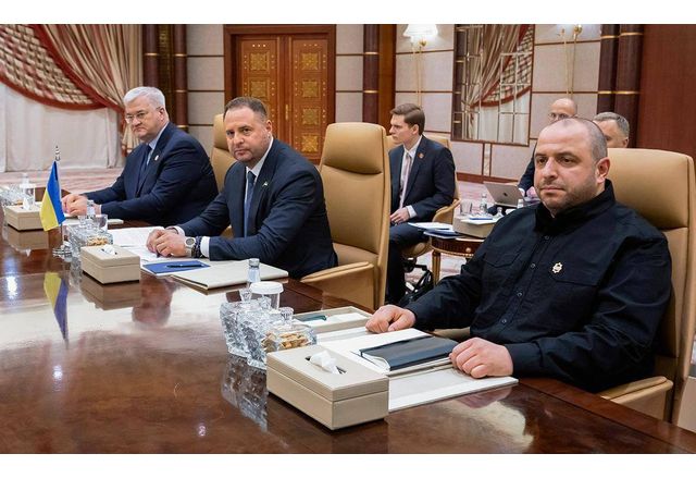 Днес ръководителят на президентската канцелария Андрий Ермак министърът на външните