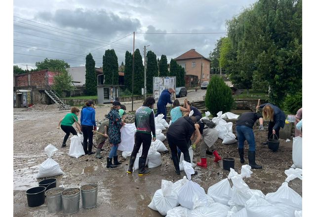 Отстраняват се щетите от наводнението в село Лиляче