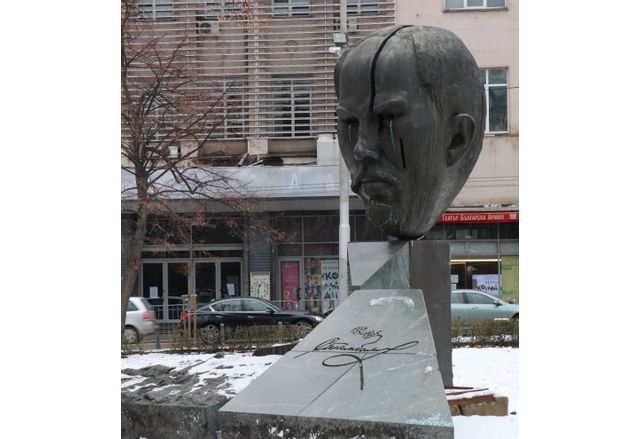 Паметник на Стефан Стамболов