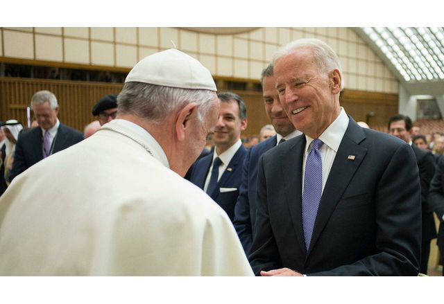 Папа Франциск и Джо Байдън